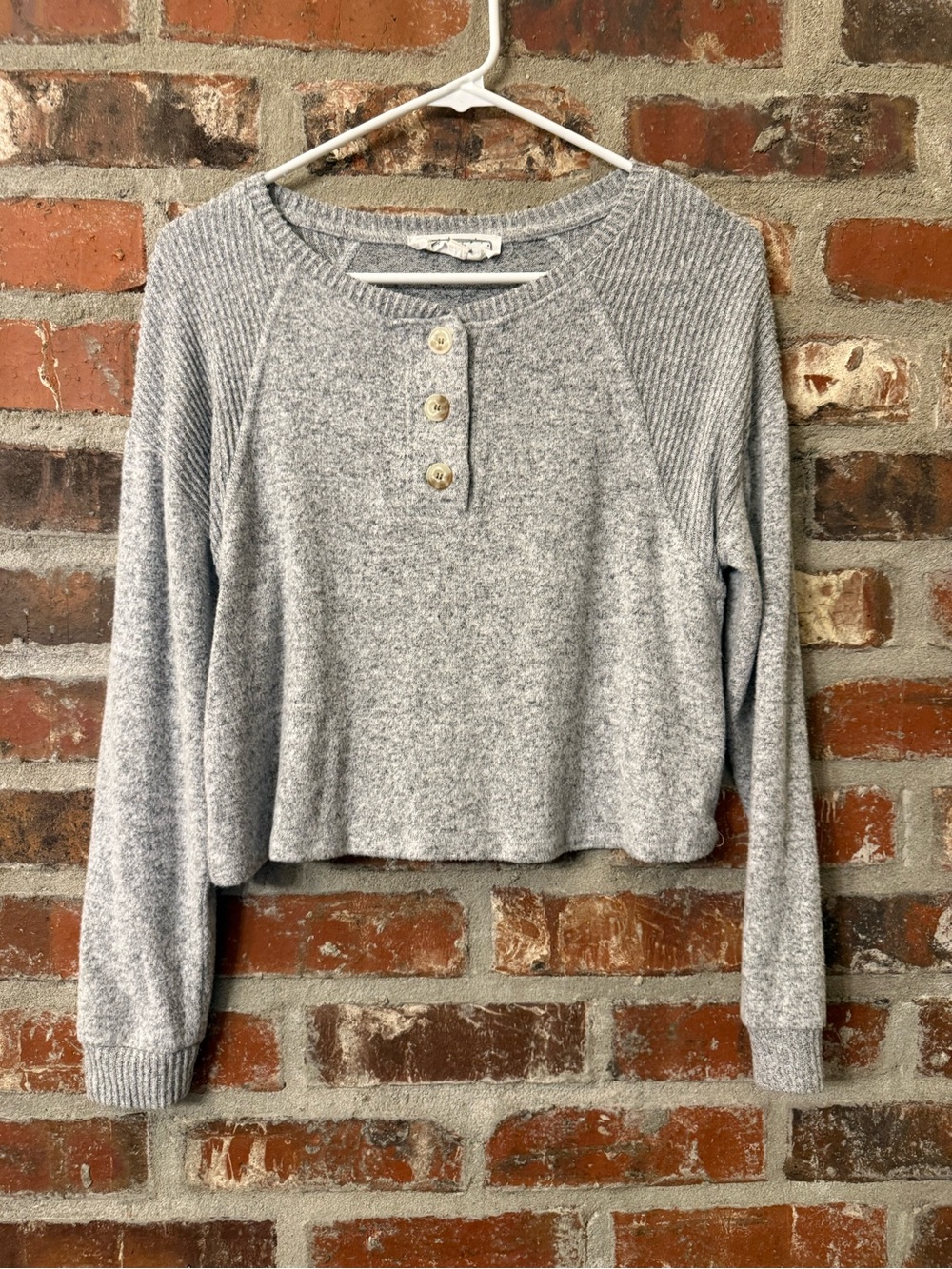 T238 -Hippie Rose Light Gray Button-Front Cropped Sweatshirt